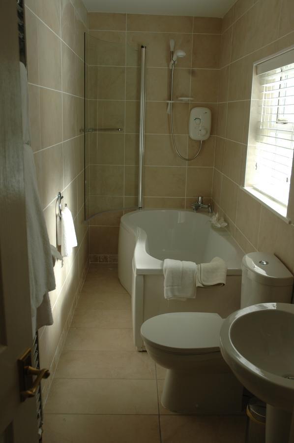 Moyvalley Hotel Self Catering Cottages ภายนอก รูปภาพ