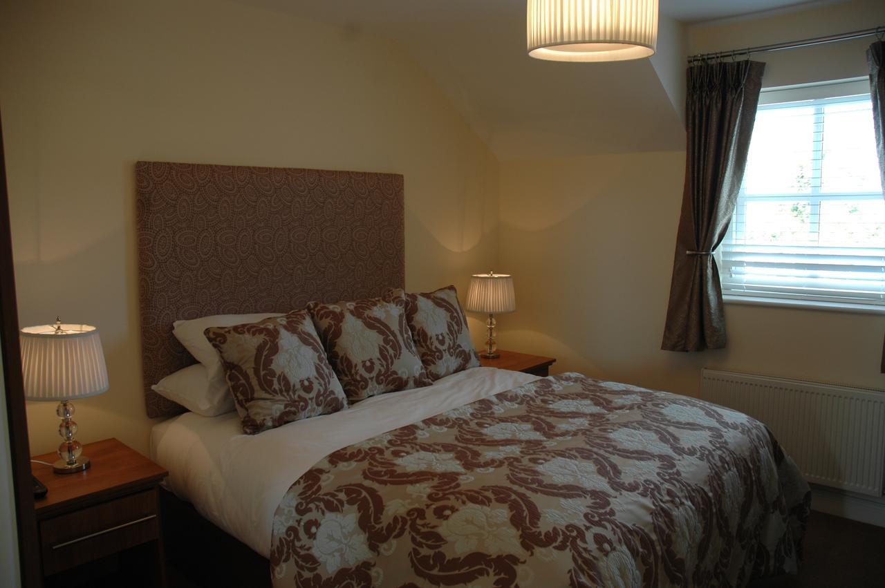 Moyvalley Hotel Self Catering Cottages ภายนอก รูปภาพ