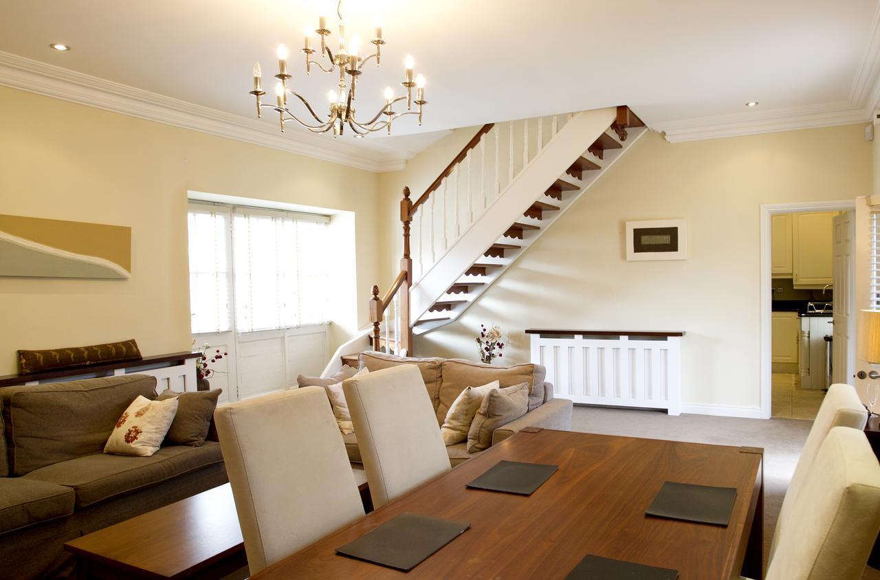 Moyvalley Hotel Self Catering Cottages ภายนอก รูปภาพ