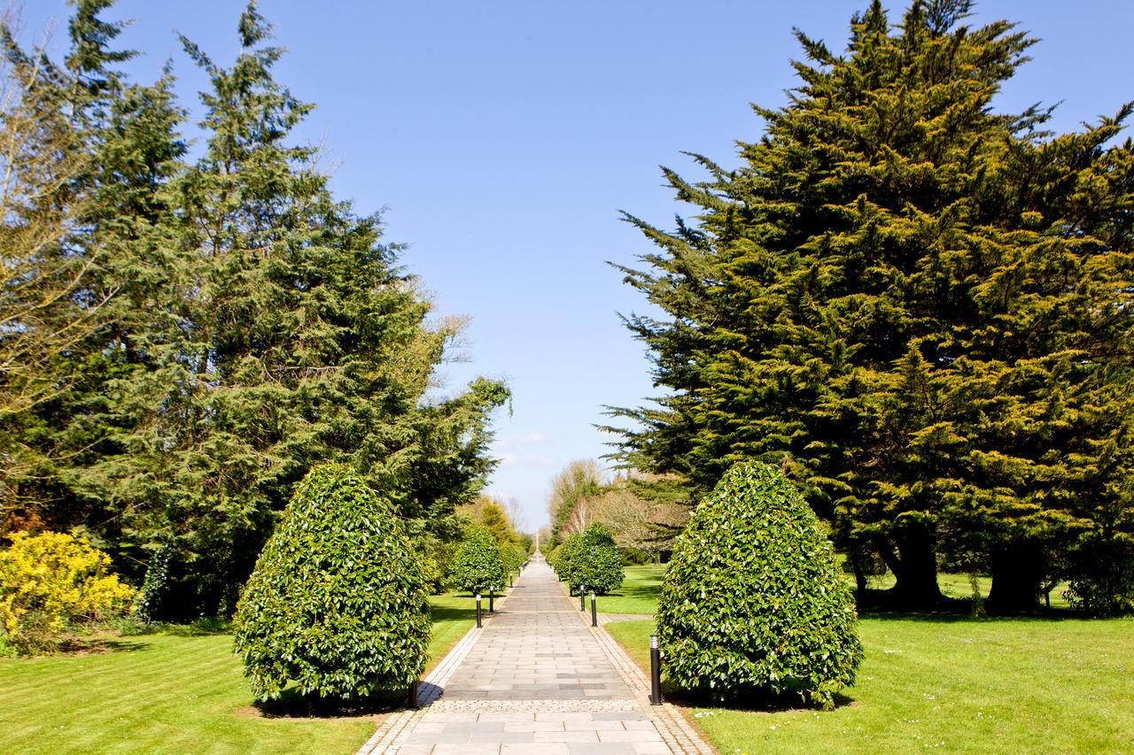 Moyvalley Hotel Self Catering Cottages ภายนอก รูปภาพ