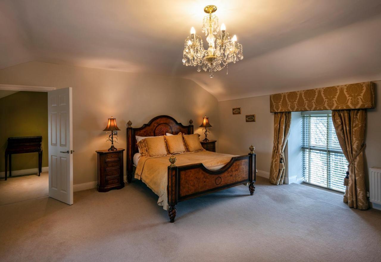 Moyvalley Hotel Self Catering Cottages ภายนอก รูปภาพ