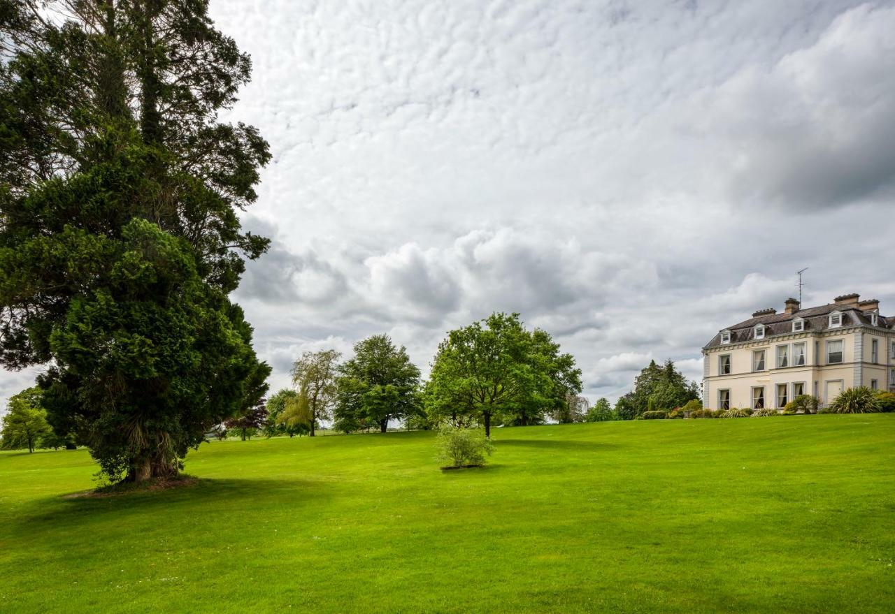 Moyvalley Hotel Self Catering Cottages ภายนอก รูปภาพ